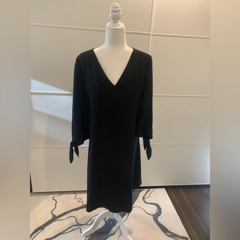 Lafayette 148 V-Neck Black Midi Dress